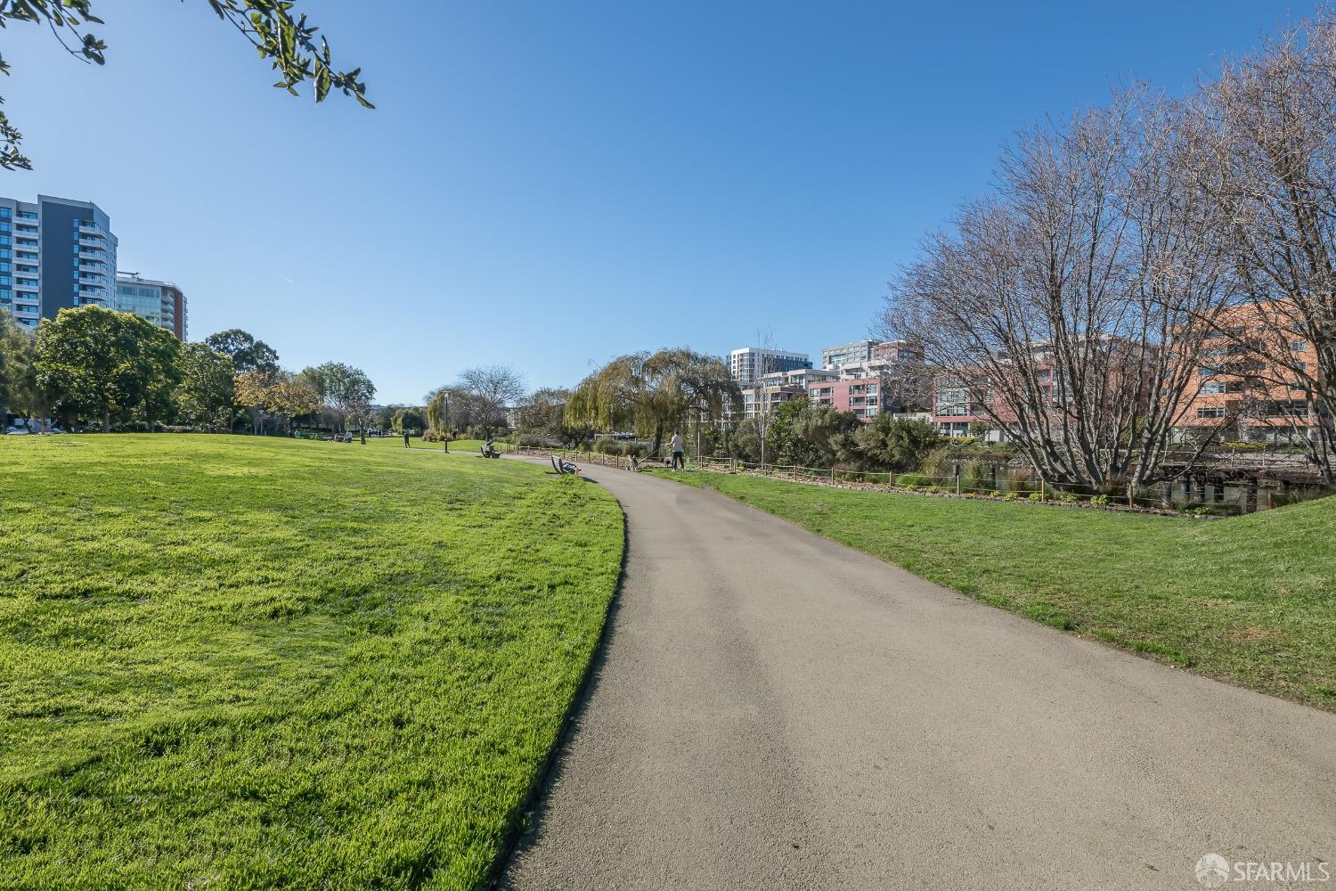 Detail Gallery Image 20 of 53 For 235 Berry St #110,  San Francisco,  CA 94158 - 3 Beds | 3 Baths