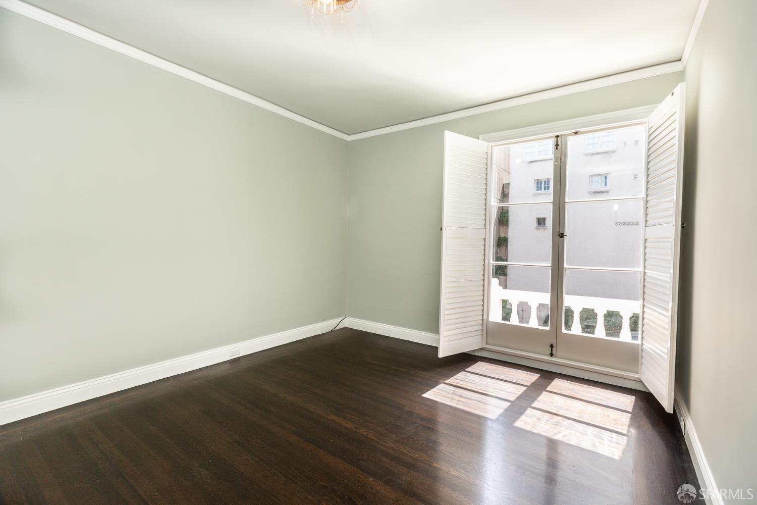 Detail Gallery Image 6 of 8 For 874 Green St, San Francisco,  CA 94133 - 2 Beds | 1/1 Baths