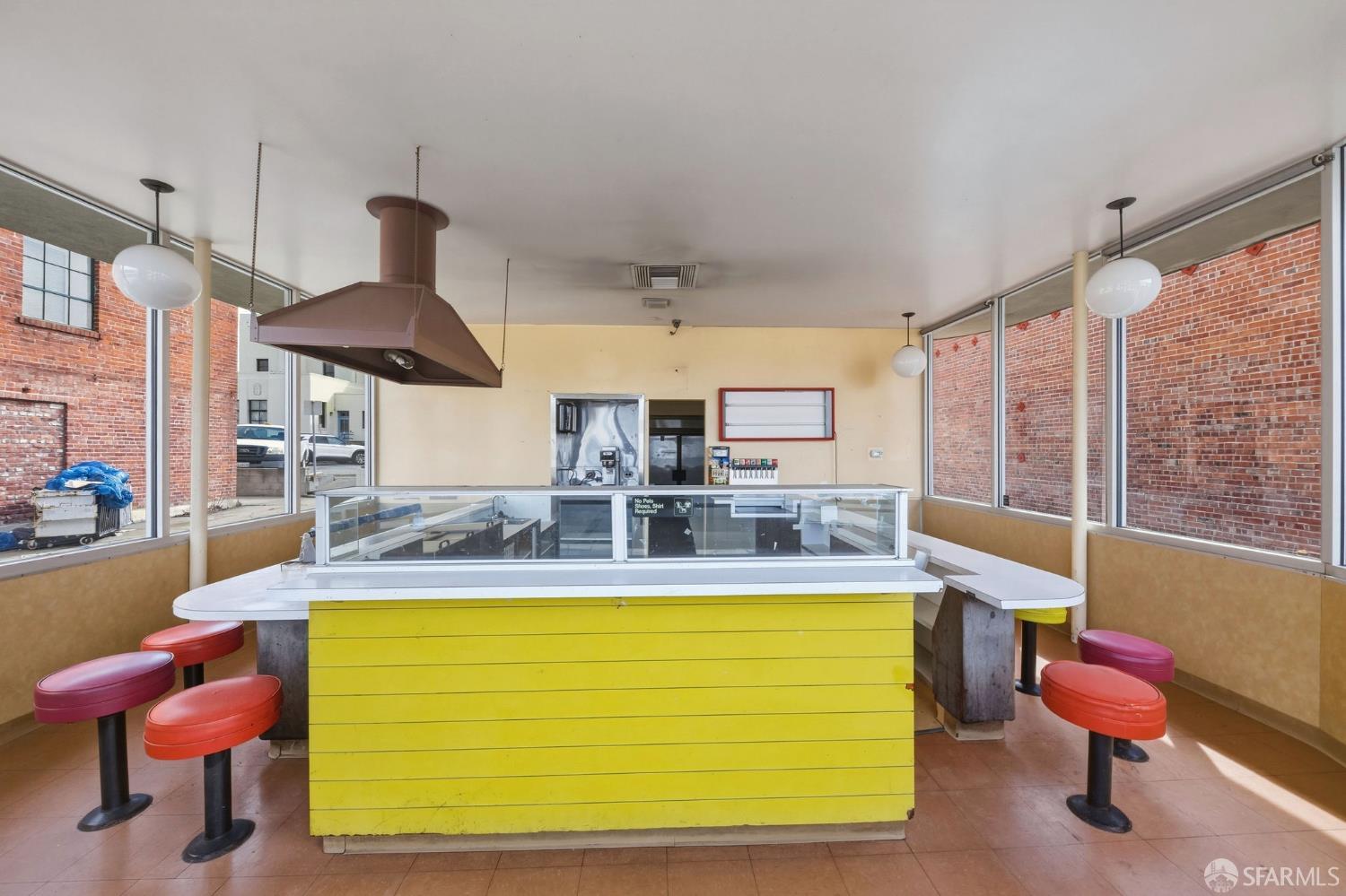 Detail Gallery Image 9 of 18 For 951 C St, Hayward,  CA 94541 - – Beds | – Baths