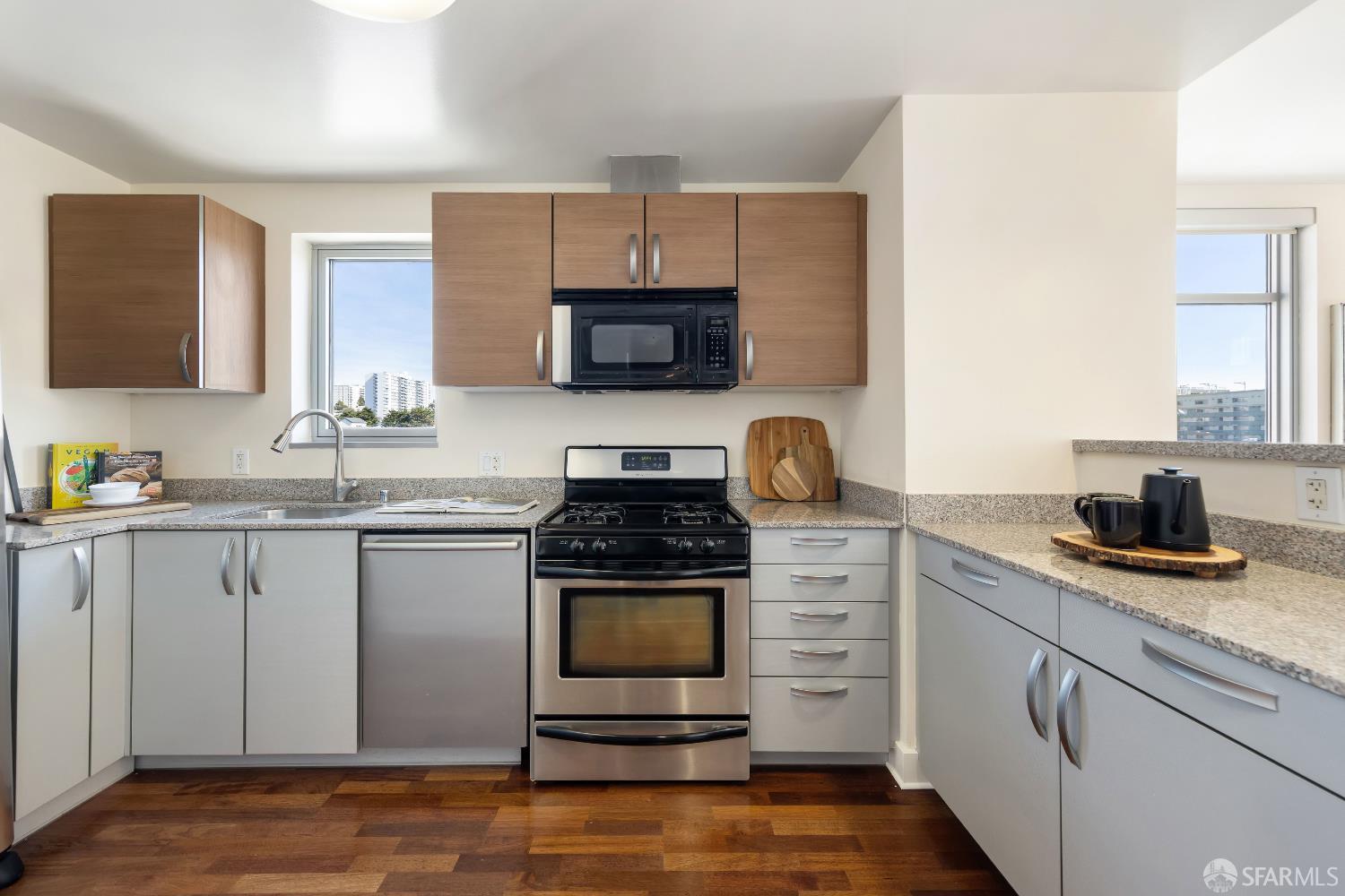 Photo #4: 426108028 Listing: Photo #4