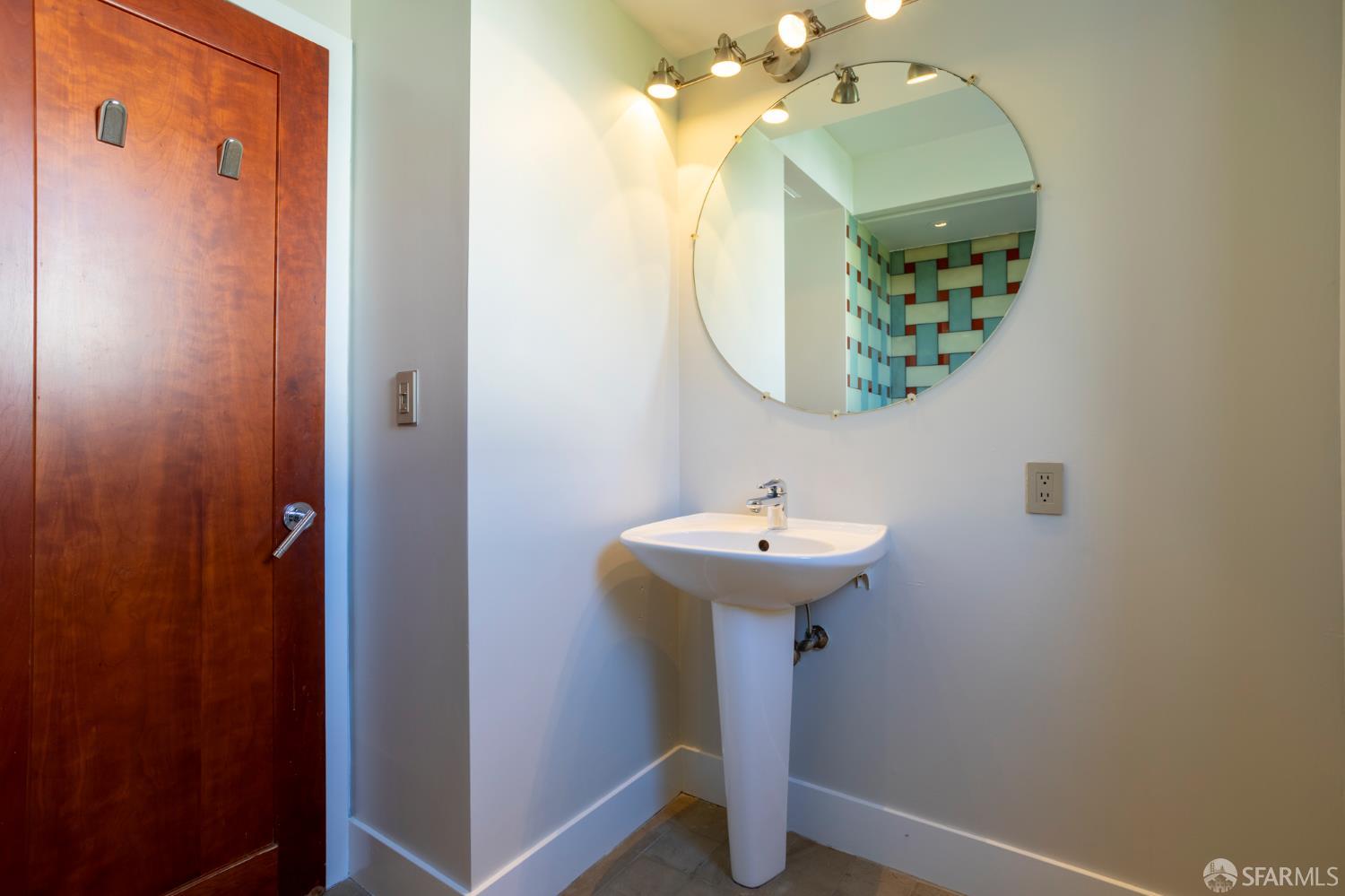 Detail Gallery Image 22 of 22 For 495 Greenwich St #5,  San Francisco,  CA 94133 - 1 Beds | 1 Baths