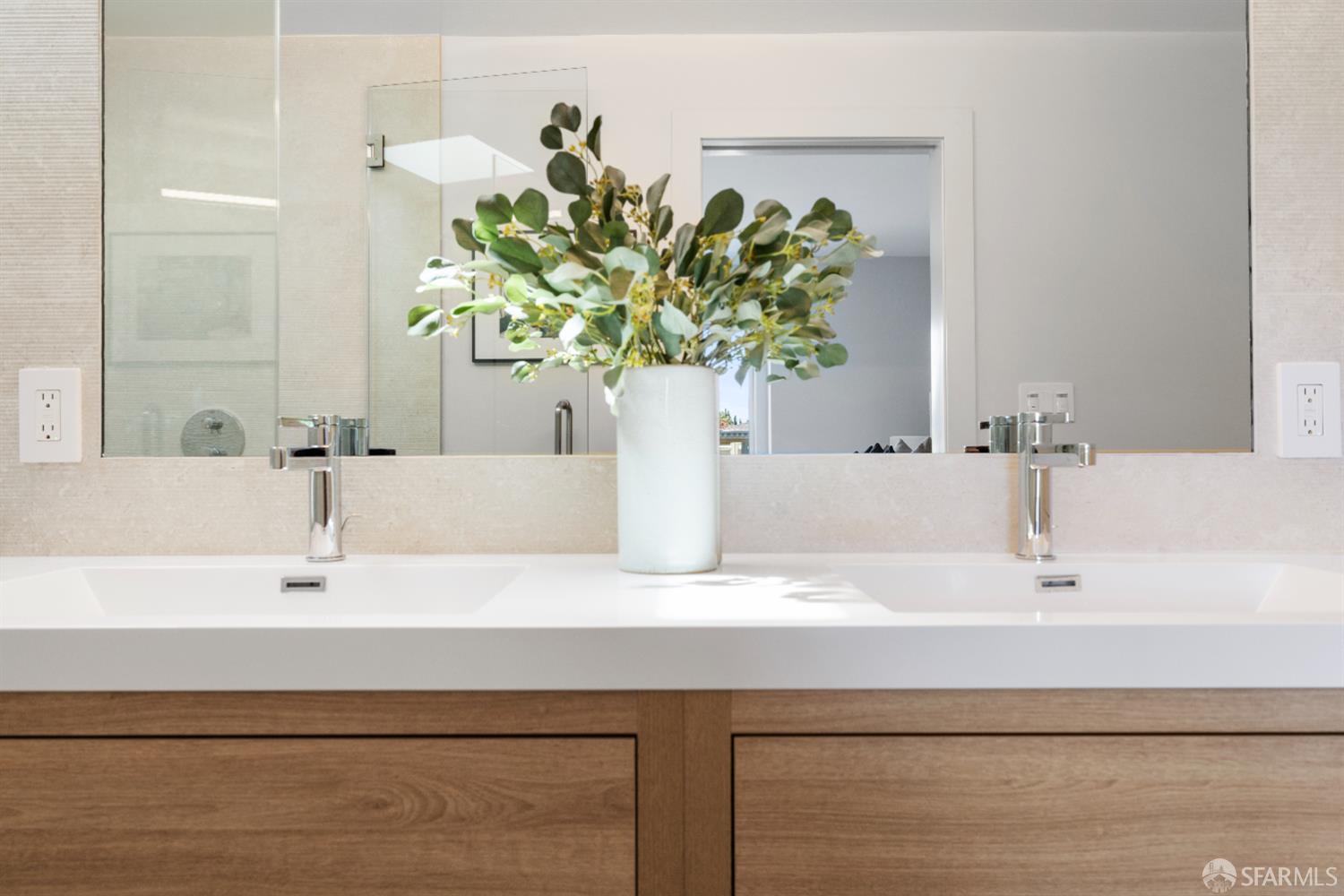 Detail Gallery Image 36 of 55 For 37 Los Altos Sqr, Los Altos,  CA 94022 - 2 Beds | 2/1 Baths