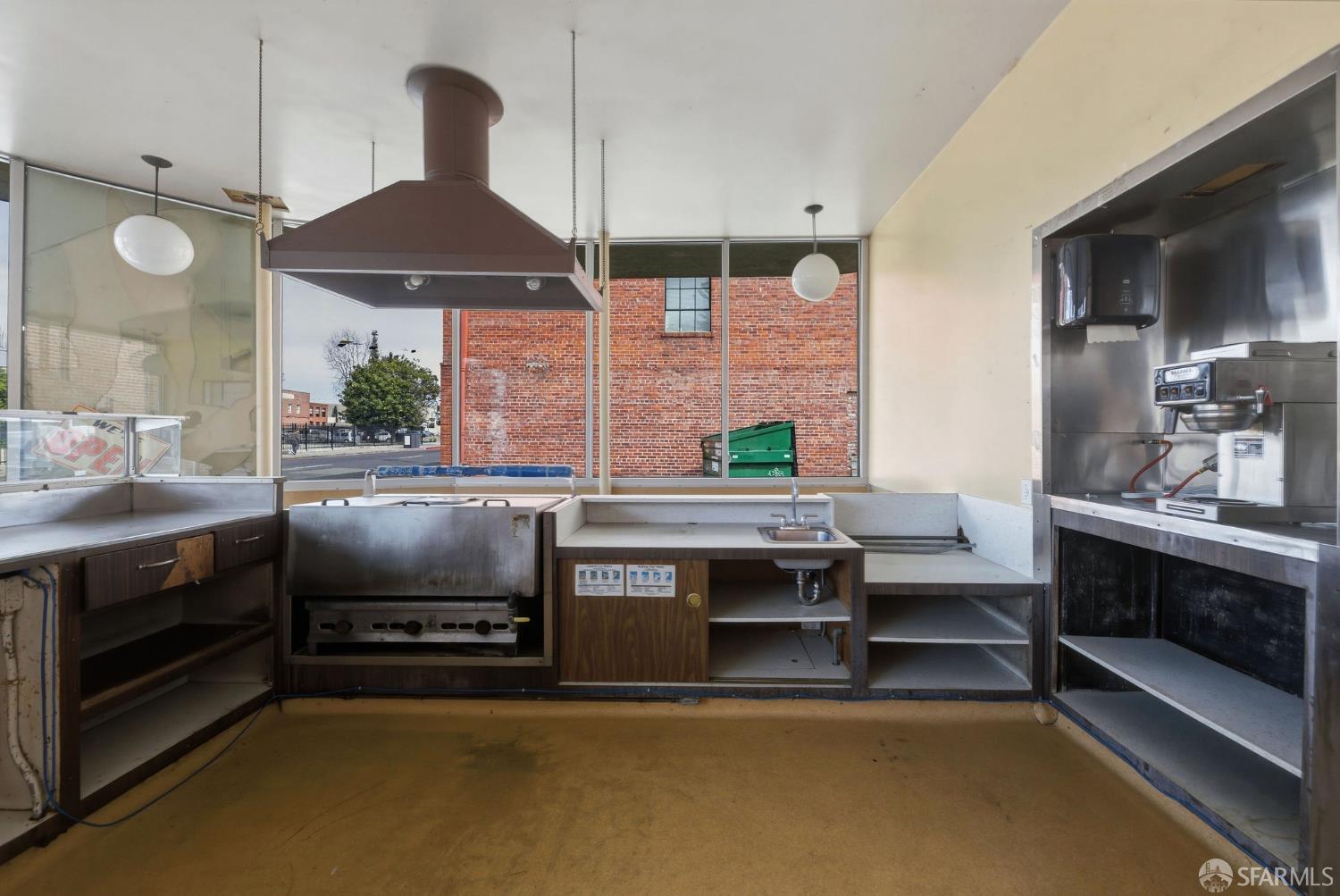 Detail Gallery Image 15 of 18 For 951 C St, Hayward,  CA 94541 - – Beds | – Baths