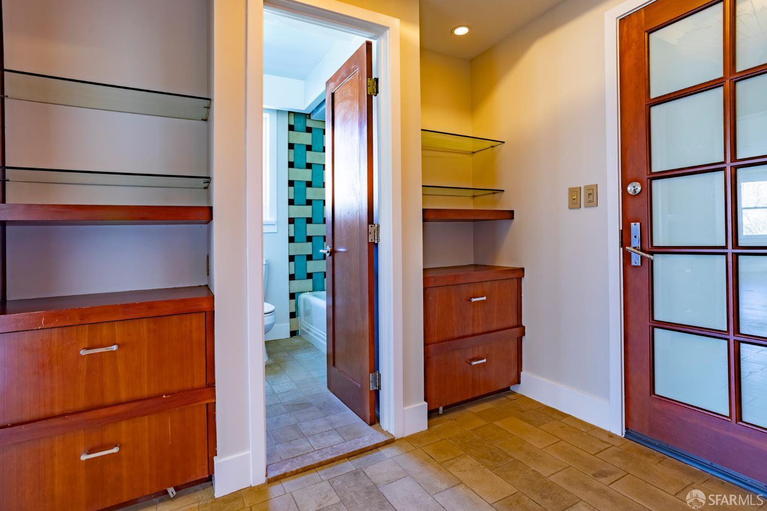 Detail Gallery Image 17 of 22 For 495 Greenwich St #5,  San Francisco,  CA 94133 - 1 Beds | 1 Baths