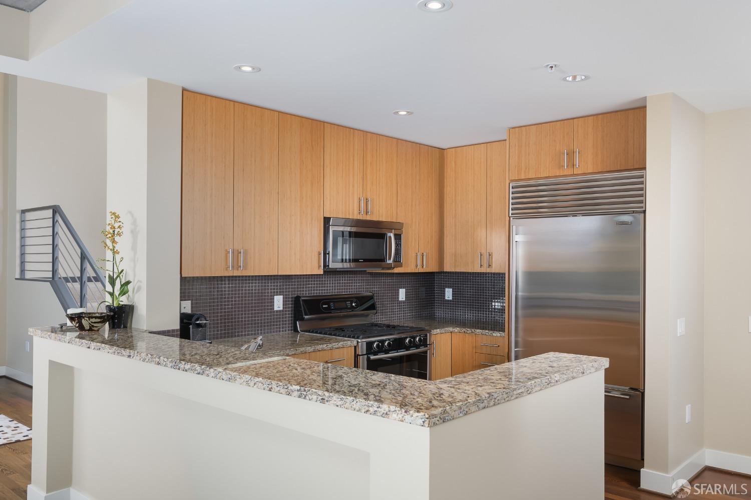 Detail Gallery Image 30 of 53 For 235 Berry St #110,  San Francisco,  CA 94158 - 3 Beds | 3 Baths