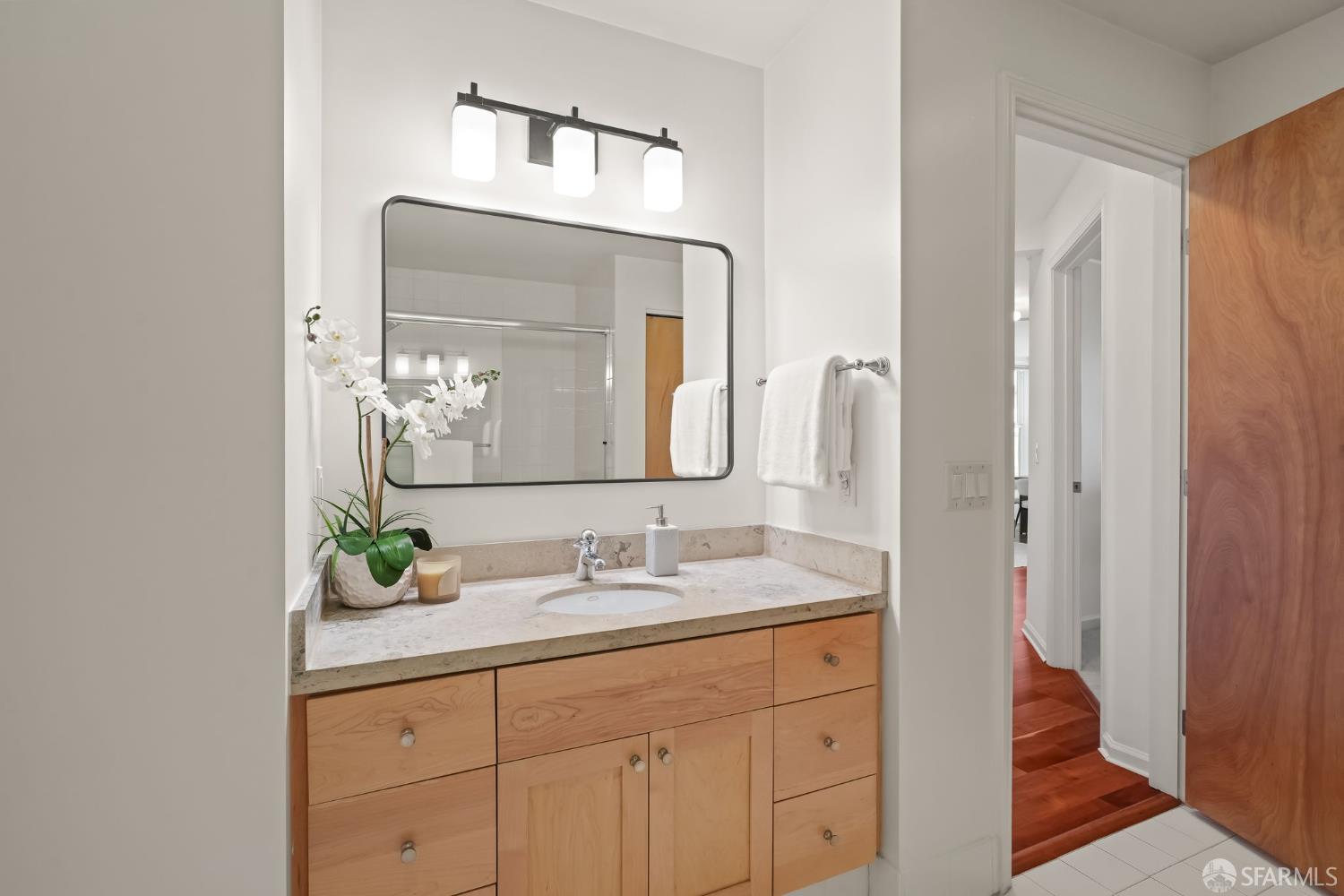 Photo #15: 426101163 Listing: Photo #15