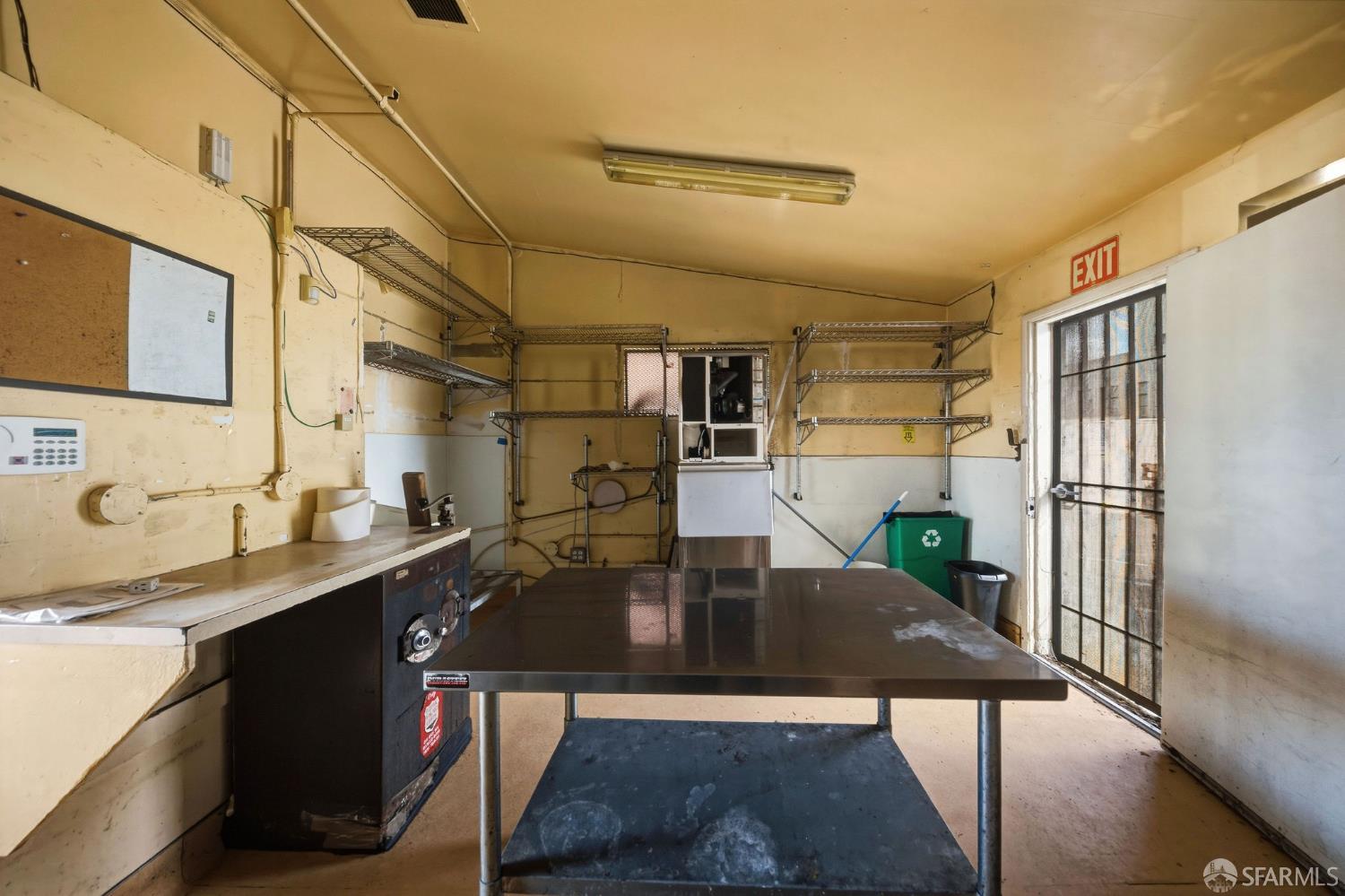 Detail Gallery Image 17 of 18 For 951 C St, Hayward,  CA 94541 - – Beds | – Baths