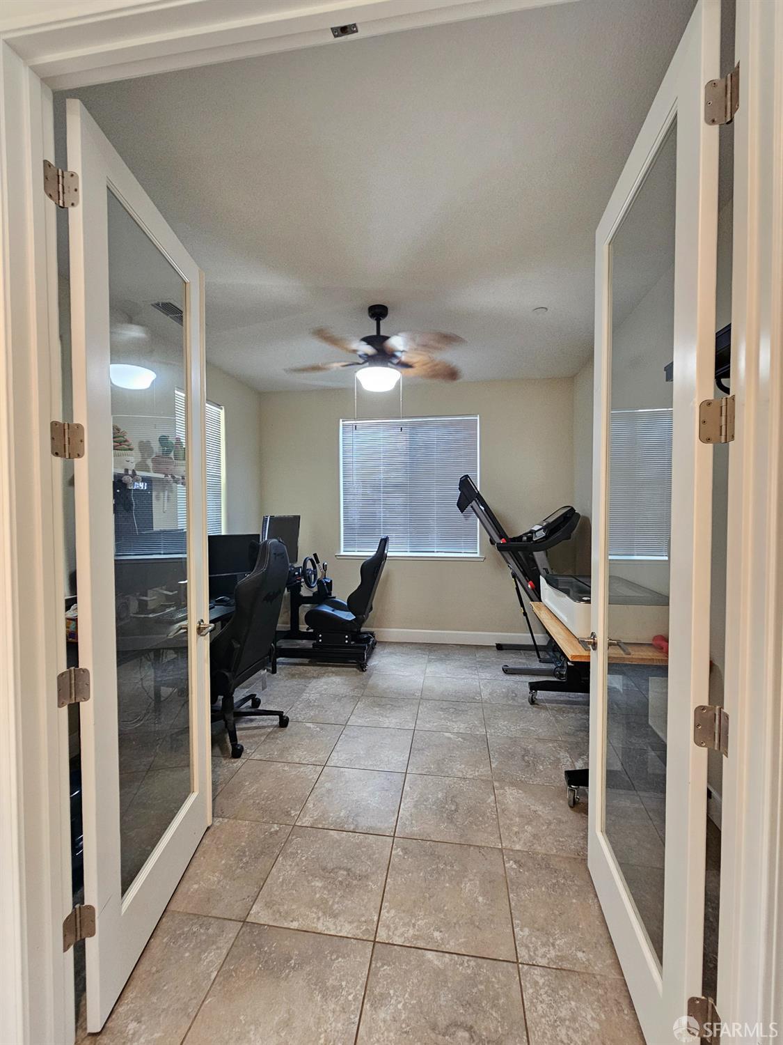 Detail Gallery Image 8 of 26 For 1535 Goldenstar Ct, Hollister,  CA 95023 - 3 Beds | 2/1 Baths