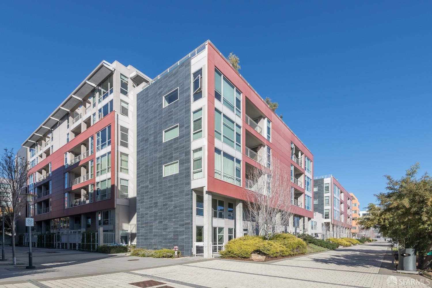 Detail Gallery Image 13 of 53 For 235 Berry St #110,  San Francisco,  CA 94158 - 3 Beds | 3 Baths