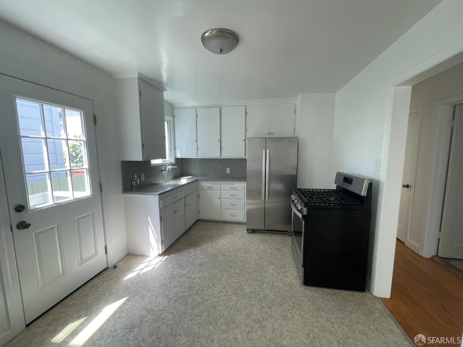 Detail Gallery Image 2 of 8 For 443 San Anselmo Ave, San Bruno,  CA 94066 - 2 Beds | 2 Baths