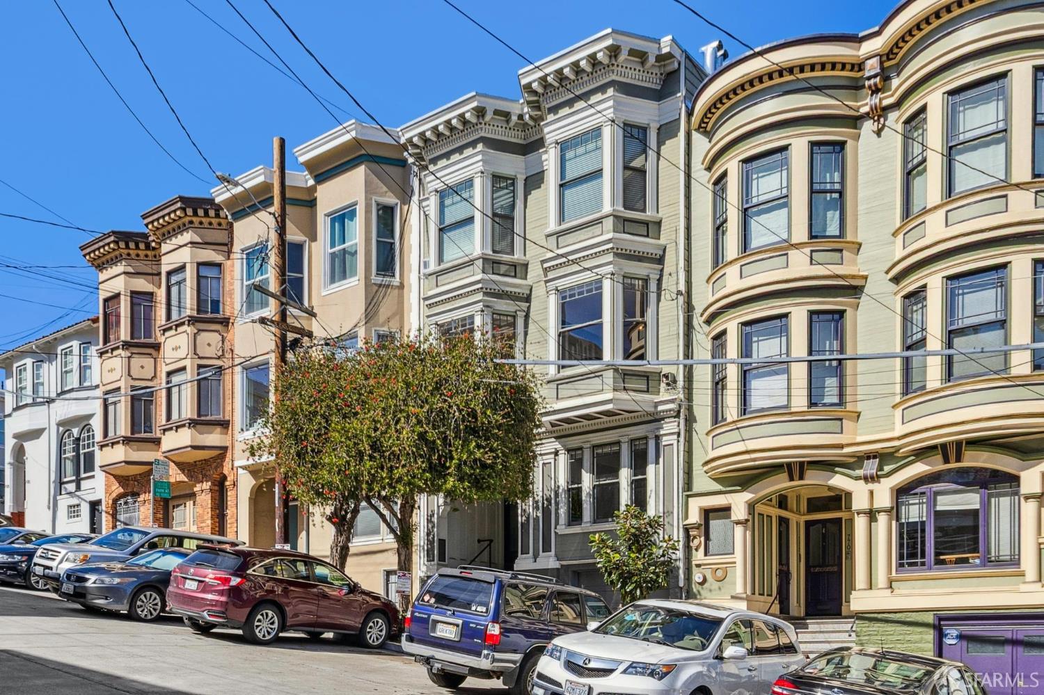 Detail Gallery Image 2 of 46 For 776 Green St, San Francisco,  CA 94133 - 3 Beds | 1 Baths