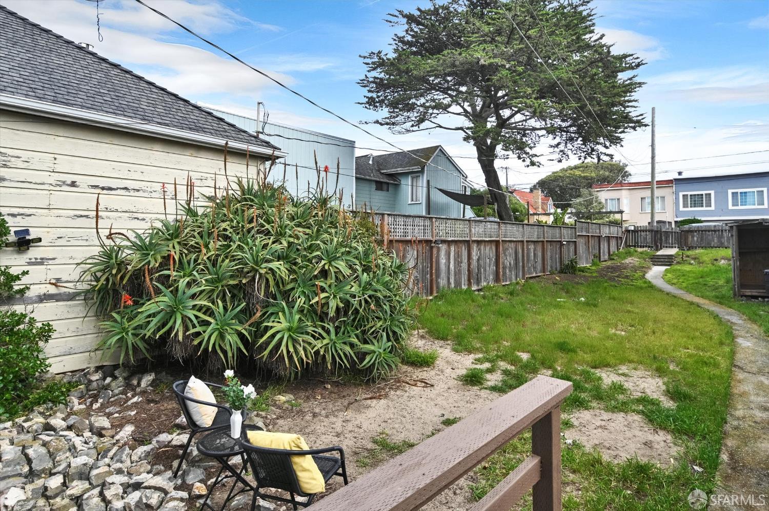 Detail Gallery Image 5 of 23 For 1547 47th Ave, San Francisco,  CA 94122 - 2 Beds | 1 Baths