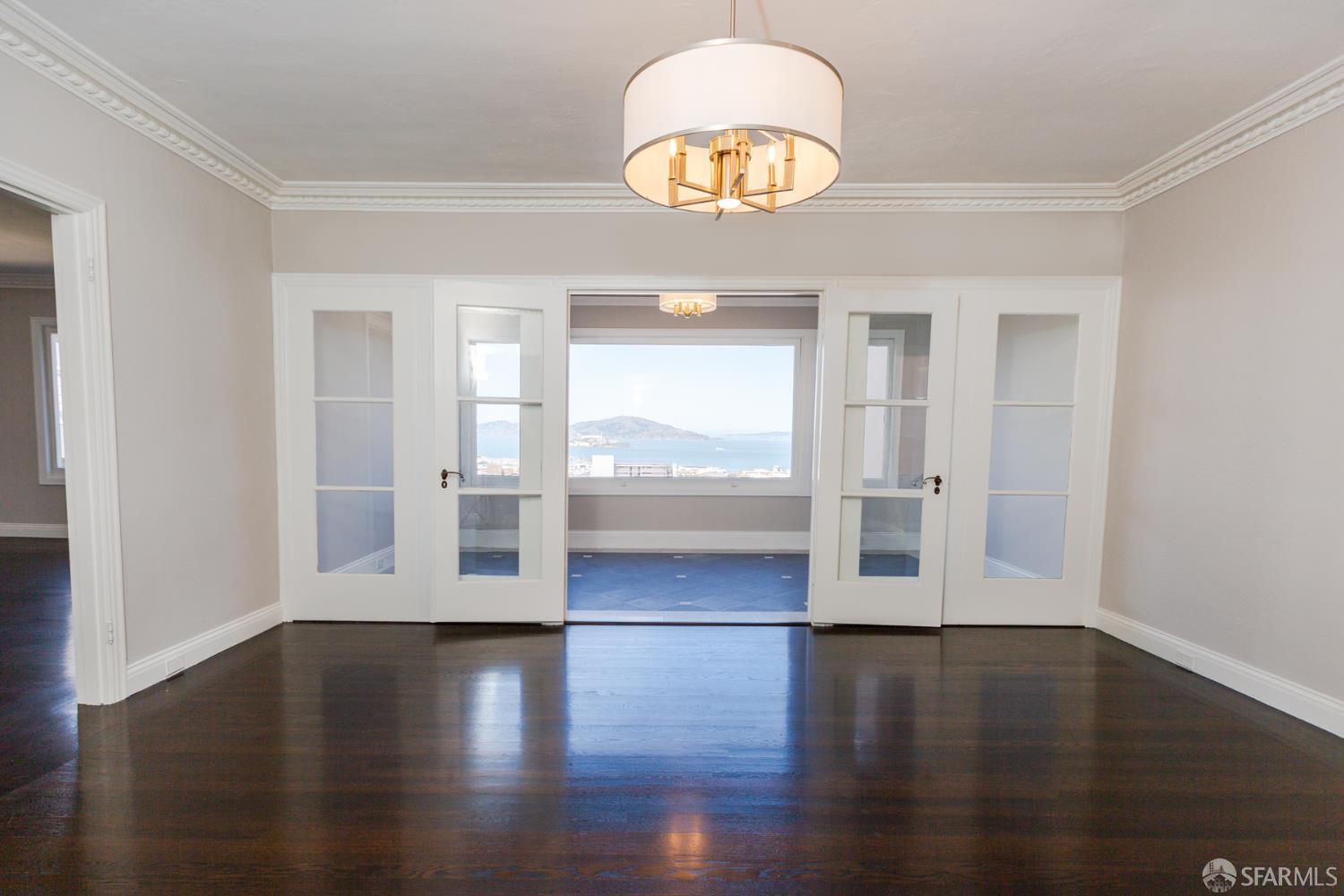 Detail Gallery Image 2 of 8 For 874 Green St, San Francisco,  CA 94133 - 2 Beds | 1/1 Baths