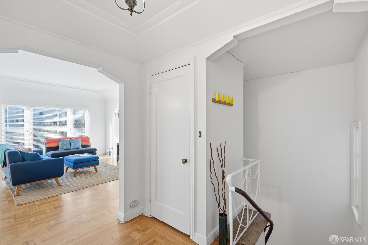 Detail Gallery Image 2 of 20 For 117 Tiffany Ave, San Francisco,  CA 94110 - 2 Beds | 1 Baths