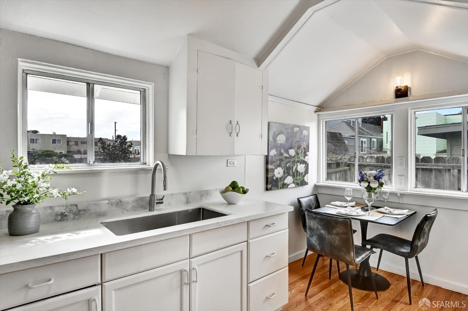 Detail Gallery Image 11 of 23 For 1547 47th Ave, San Francisco,  CA 94122 - 2 Beds | 1 Baths