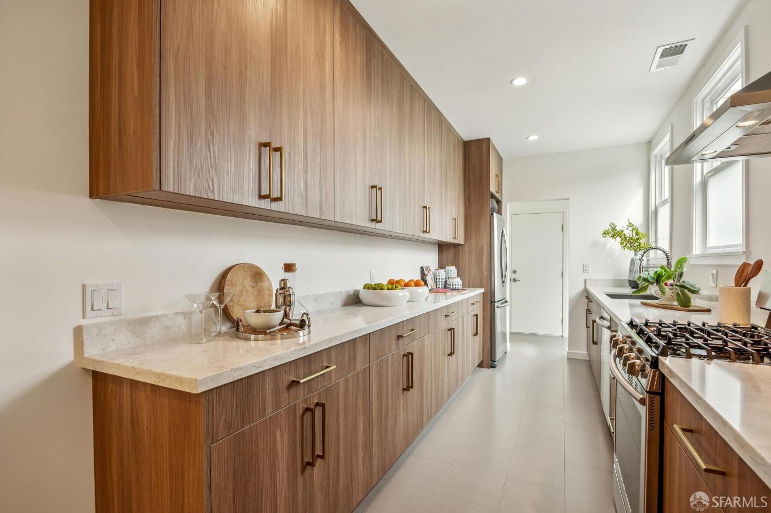 Detail Gallery Image 10 of 16 For 238 Alma St, San Francisco,  CA 94117 - 2 Beds | 1 Baths