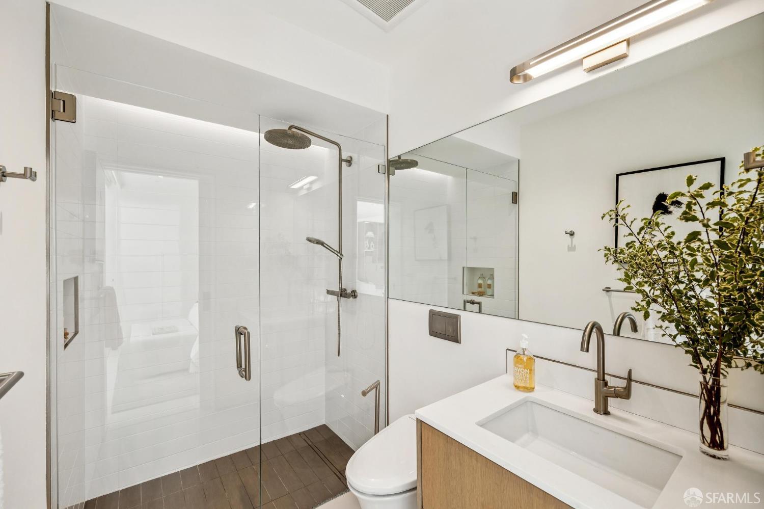 Detail Gallery Image 20 of 28 For 242 Alma St, San Francisco,  CA 94117 - 2 Beds | 2 Baths