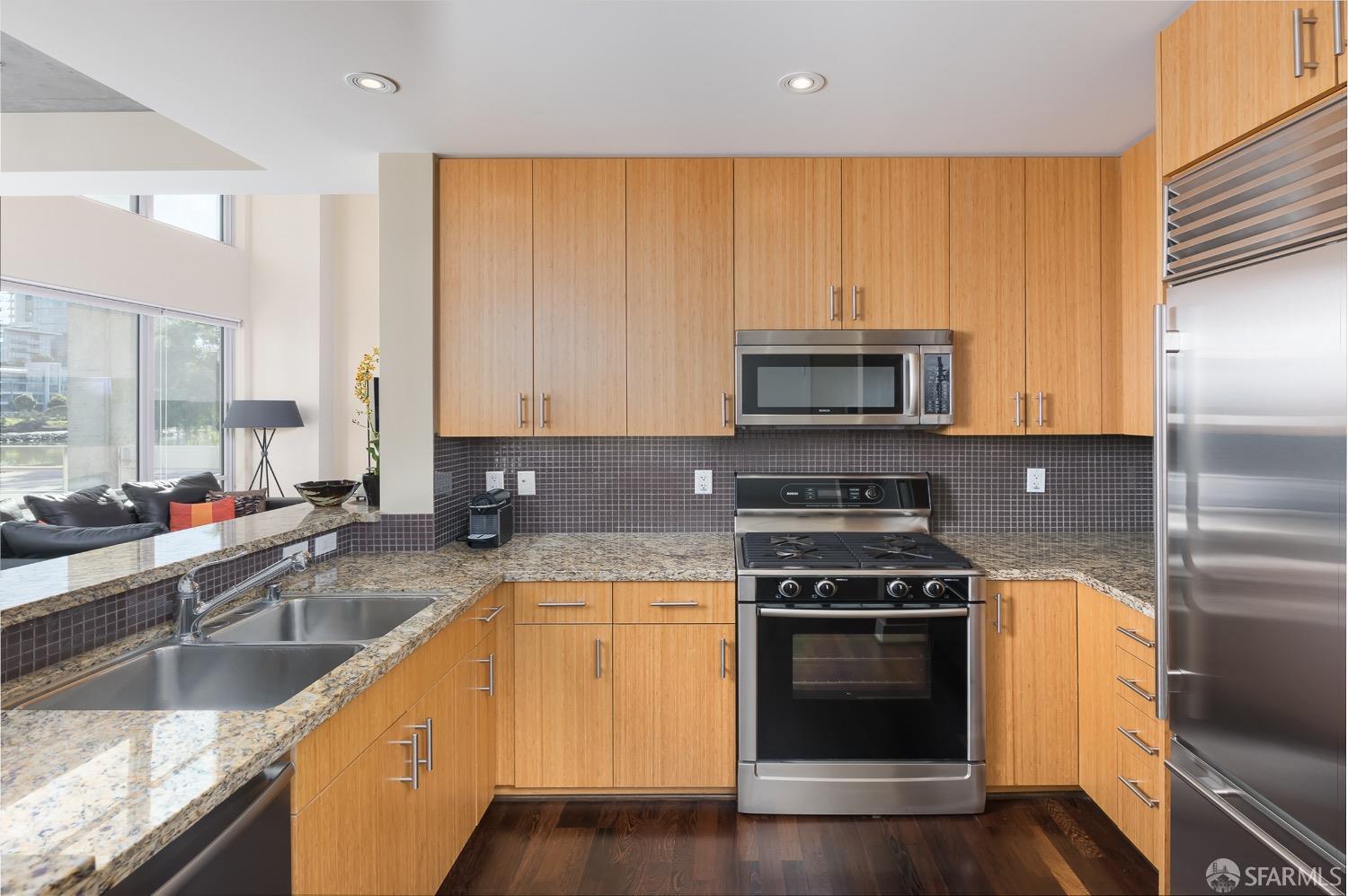 Detail Gallery Image 31 of 53 For 235 Berry St #110,  San Francisco,  CA 94158 - 3 Beds | 3 Baths