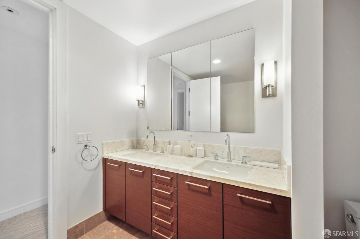 Photo #9: 426108795 Listing: Photo #9