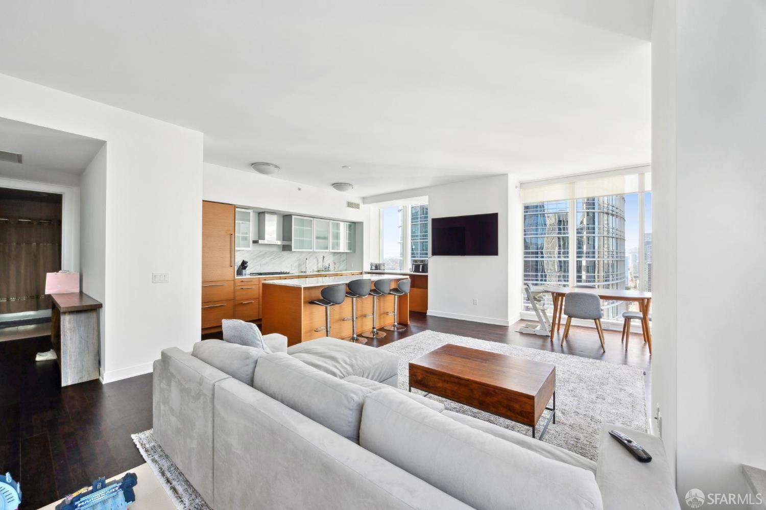 Photo #3: 426108795 Listing: Photo #3