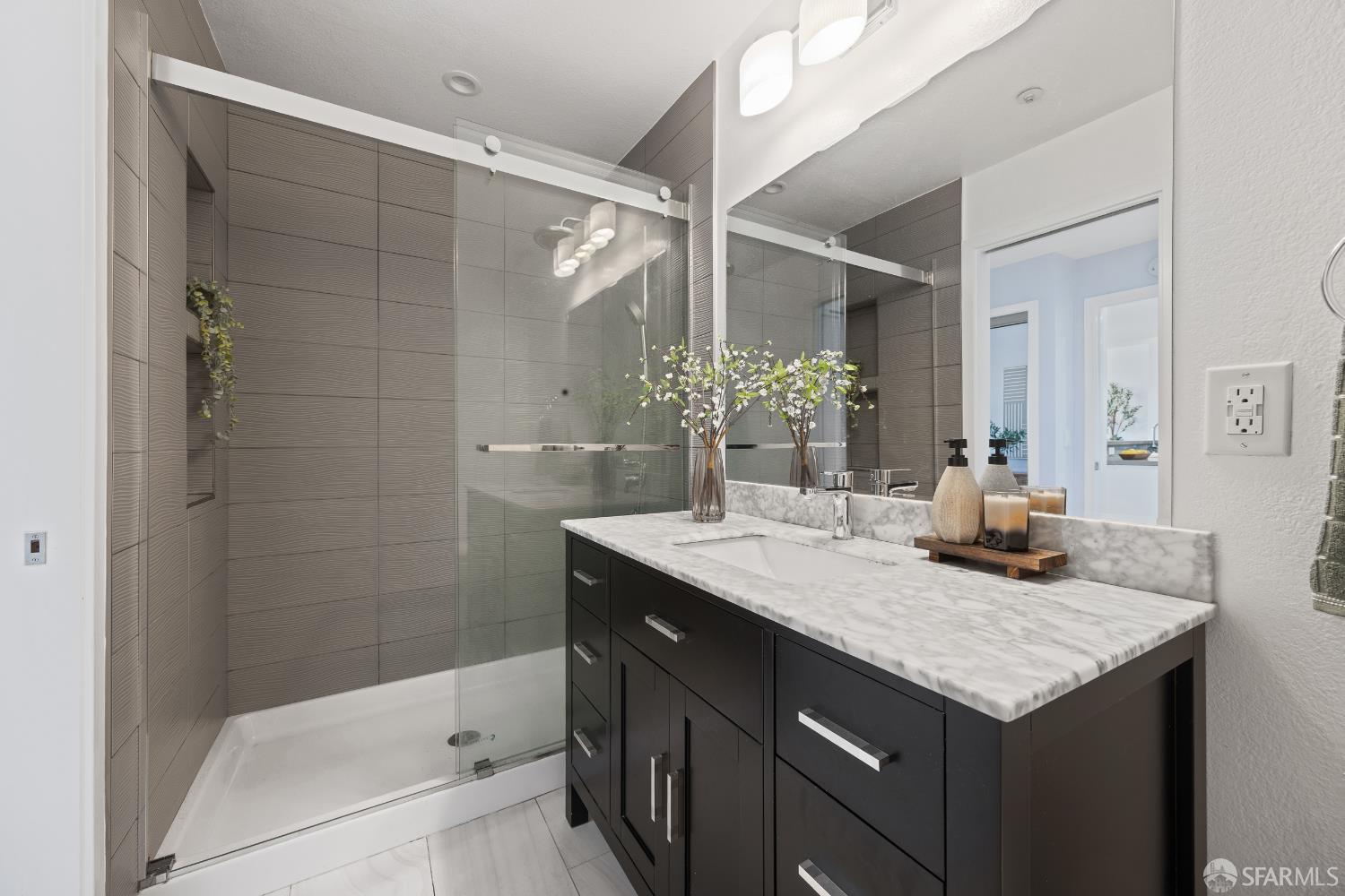 Detail Gallery Image 14 of 23 For 606 Cedar Ct, Daly City,  CA 94014 - 3 Beds | 2 Baths