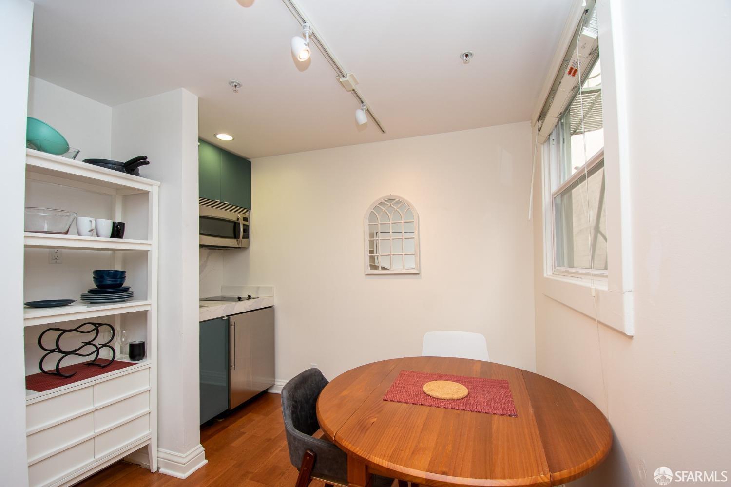 Detail Gallery Image 2 of 15 For 725 Pine St #207,  San Francisco,  CA 94108 - 0 Beds | 1 Baths