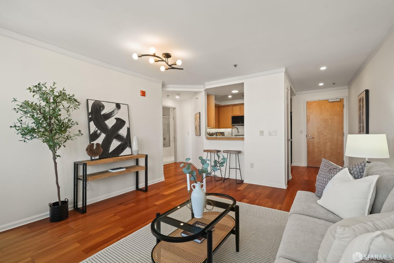 Photo #2: 426101163 Listing: Photo #2