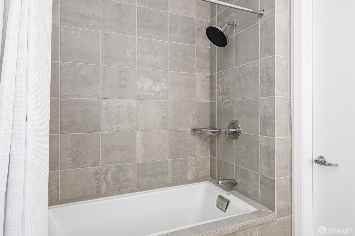 Photo #19: 426106192 Listing: Photo #19