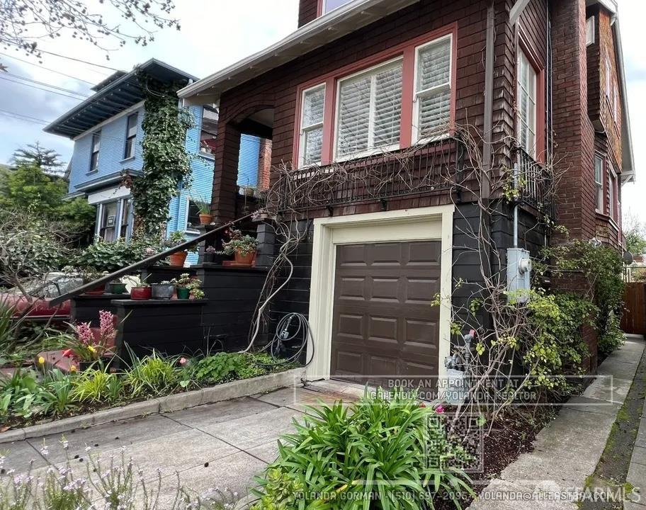 Detail Gallery Image 2 of 3 For 2124 Prince St, Berkeley,  CA 94705 - 4 Beds | 3/1 Baths