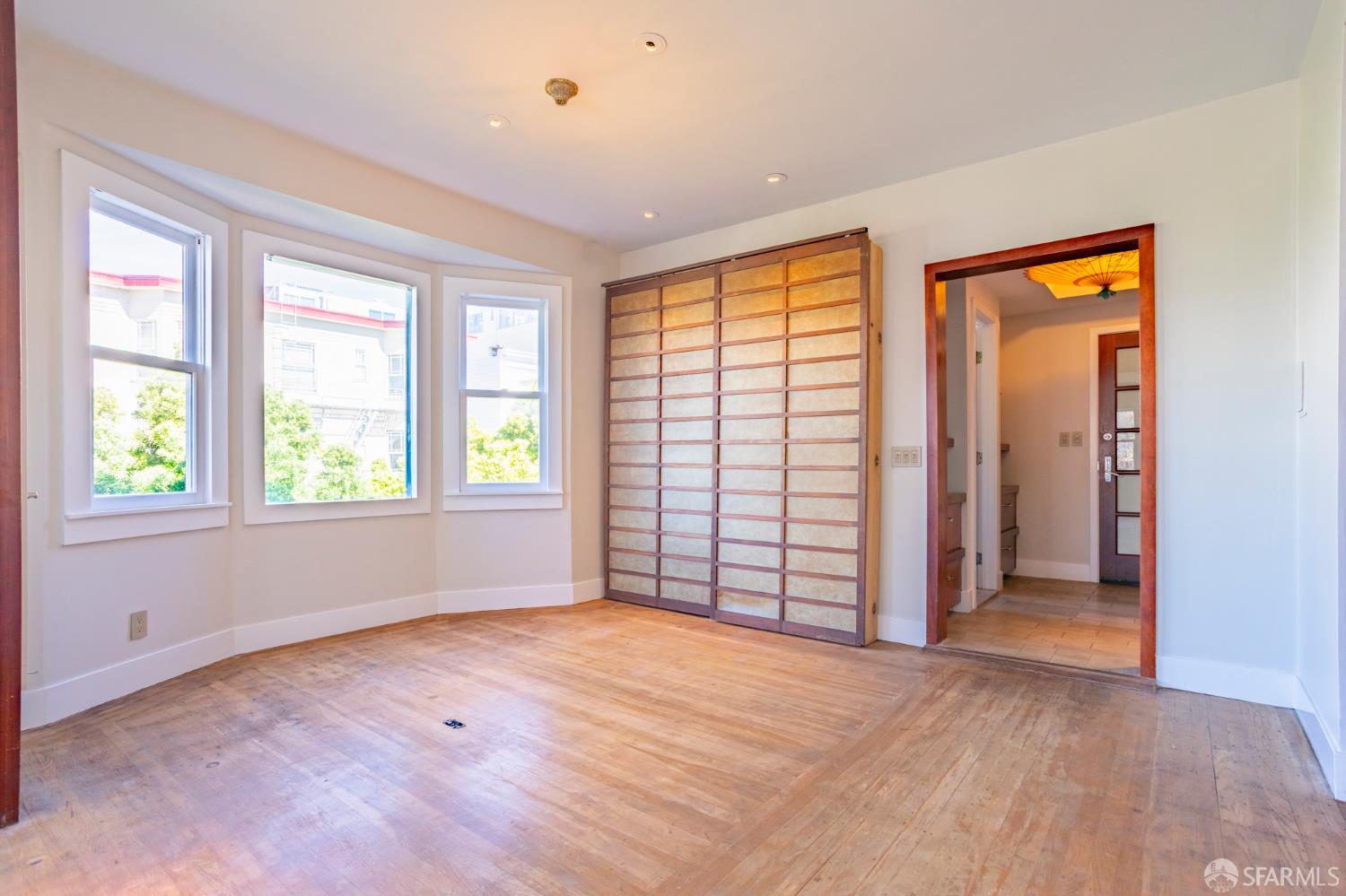 Detail Gallery Image 12 of 22 For 495 Greenwich St #5,  San Francisco,  CA 94133 - 1 Beds | 1 Baths