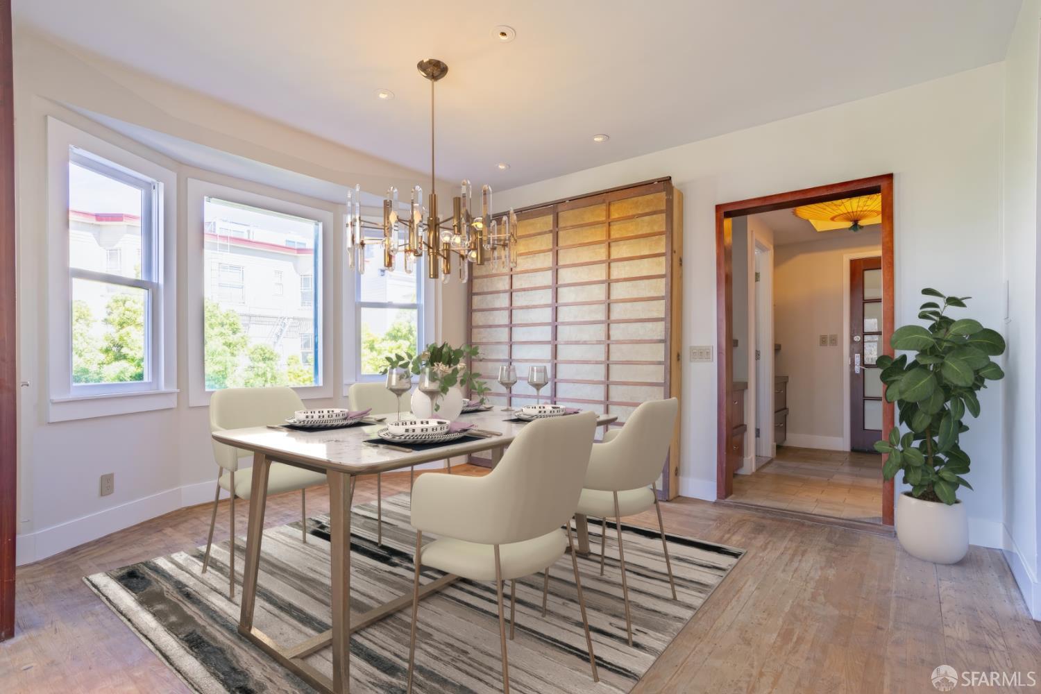 Detail Gallery Image 4 of 22 For 495 Greenwich St #5,  San Francisco,  CA 94133 - 1 Beds | 1 Baths