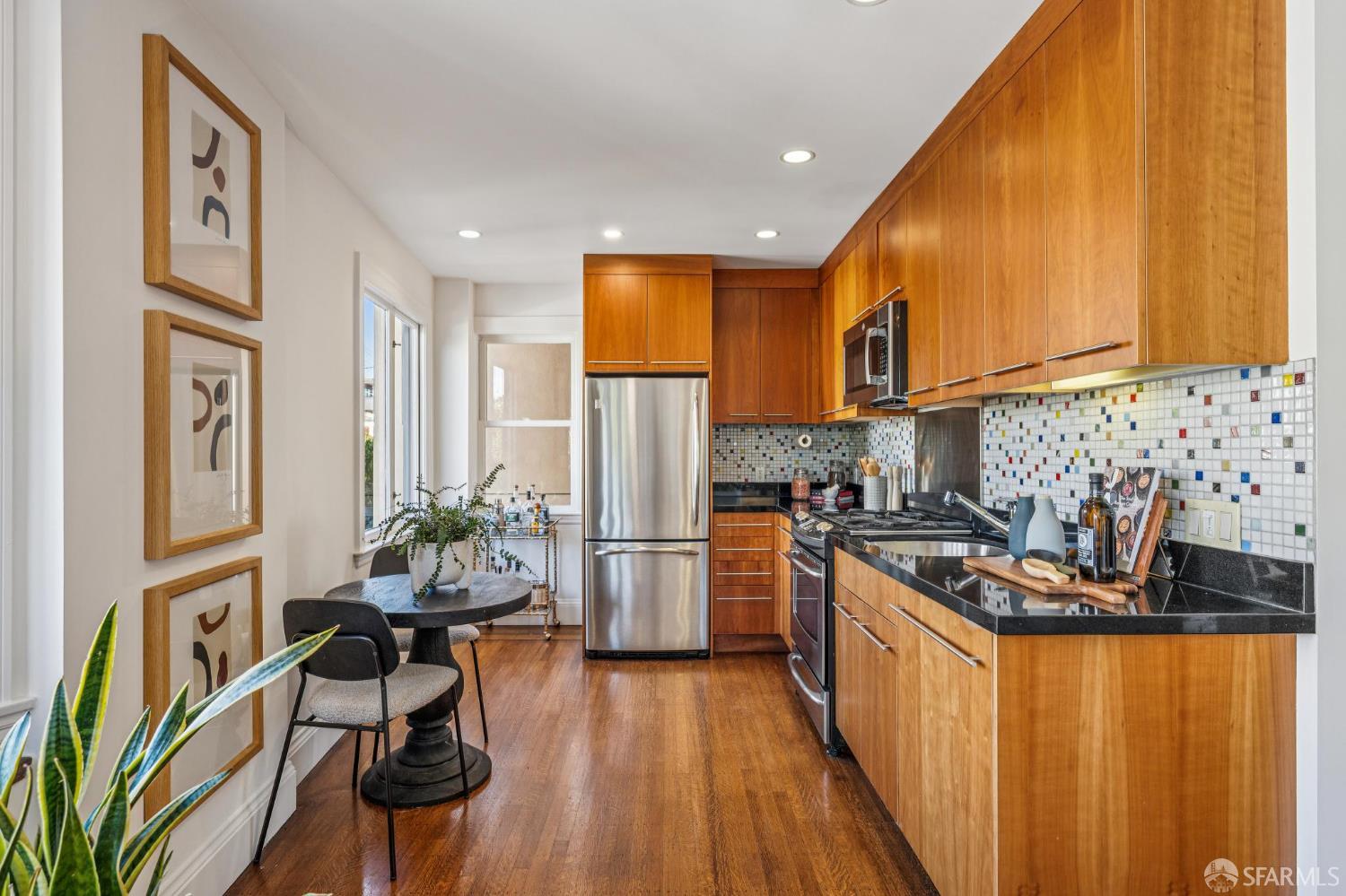 Detail Gallery Image 15 of 40 For 415 Carl St, San Francisco,  CA 94117 - 1 Beds | 1 Baths