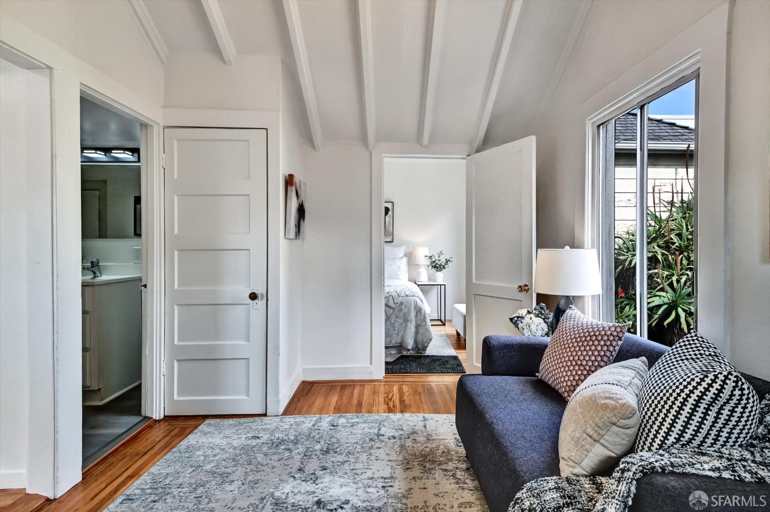 Detail Gallery Image 8 of 23 For 1547 47th Ave, San Francisco,  CA 94122 - 2 Beds | 1 Baths