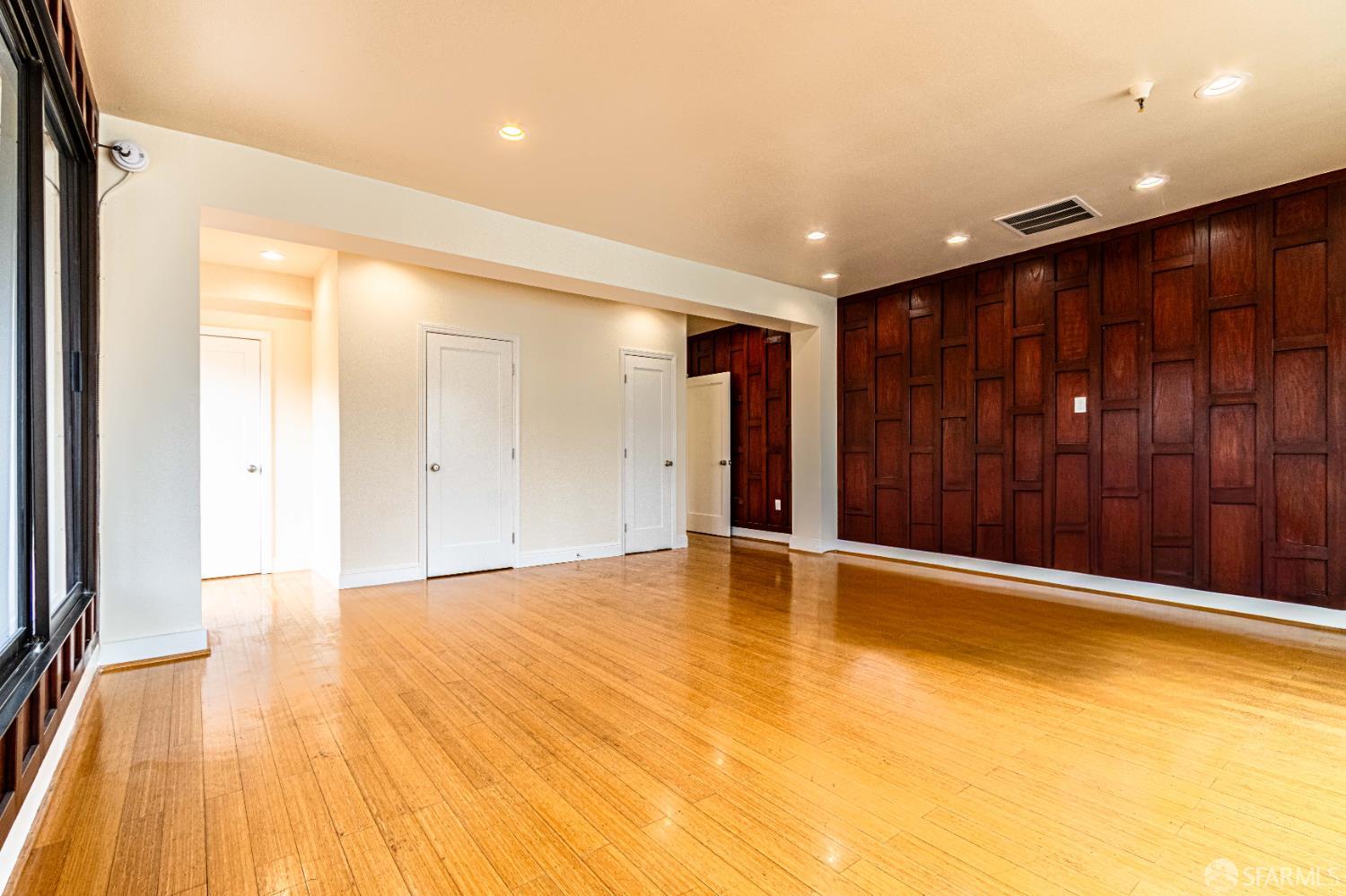 Detail Gallery Image 18 of 27 For 1234 Grant Ave, San Francisco,  CA 94133 - – Beds | – Baths