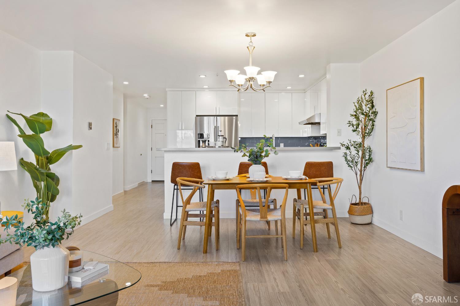 Detail Gallery Image 6 of 23 For 606 Cedar Ct, Daly City,  CA 94014 - 3 Beds | 2 Baths