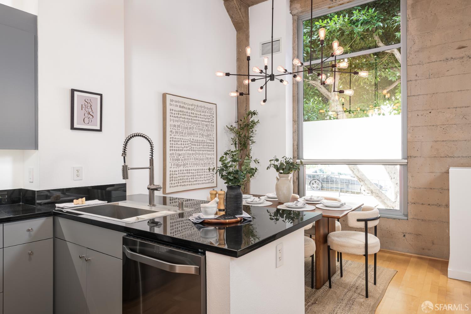 Photo #17: 426106192 Listing: Photo #17