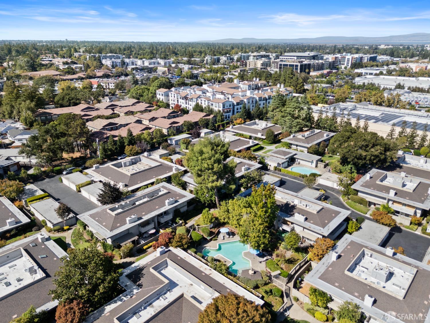 Detail Gallery Image 51 of 55 For 37 Los Altos Sqr, Los Altos,  CA 94022 - 2 Beds | 2/1 Baths