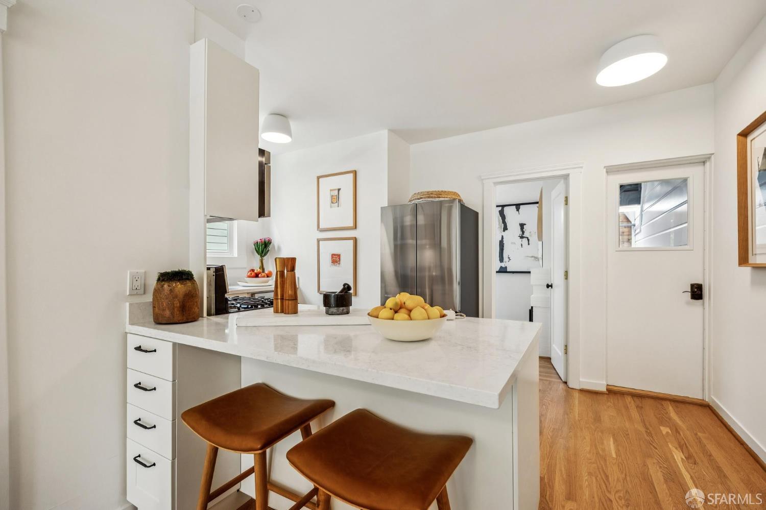 Detail Gallery Image 6 of 11 For 240 Alma St, San Francisco,  CA 94117 - 1 Beds | 1 Baths