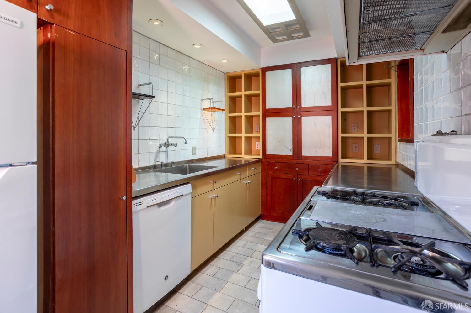 Detail Gallery Image 19 of 22 For 495 Greenwich St #5,  San Francisco,  CA 94133 - 1 Beds | 1 Baths