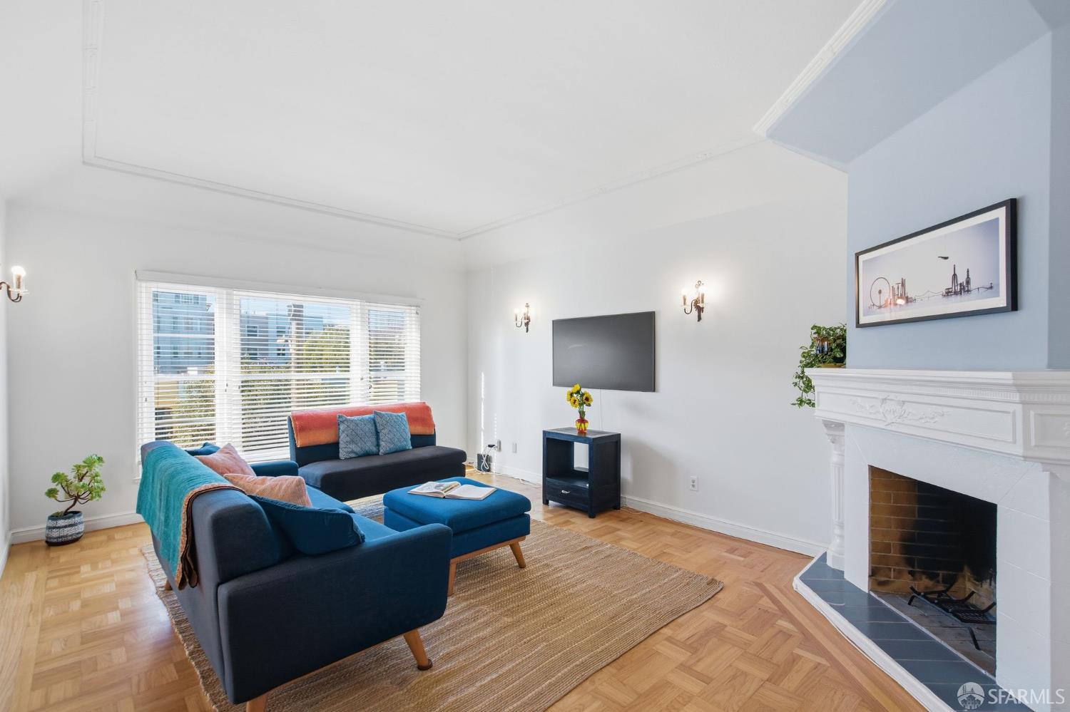 Detail Gallery Image 5 of 20 For 117 Tiffany Ave, San Francisco,  CA 94110 - 2 Beds | 1 Baths