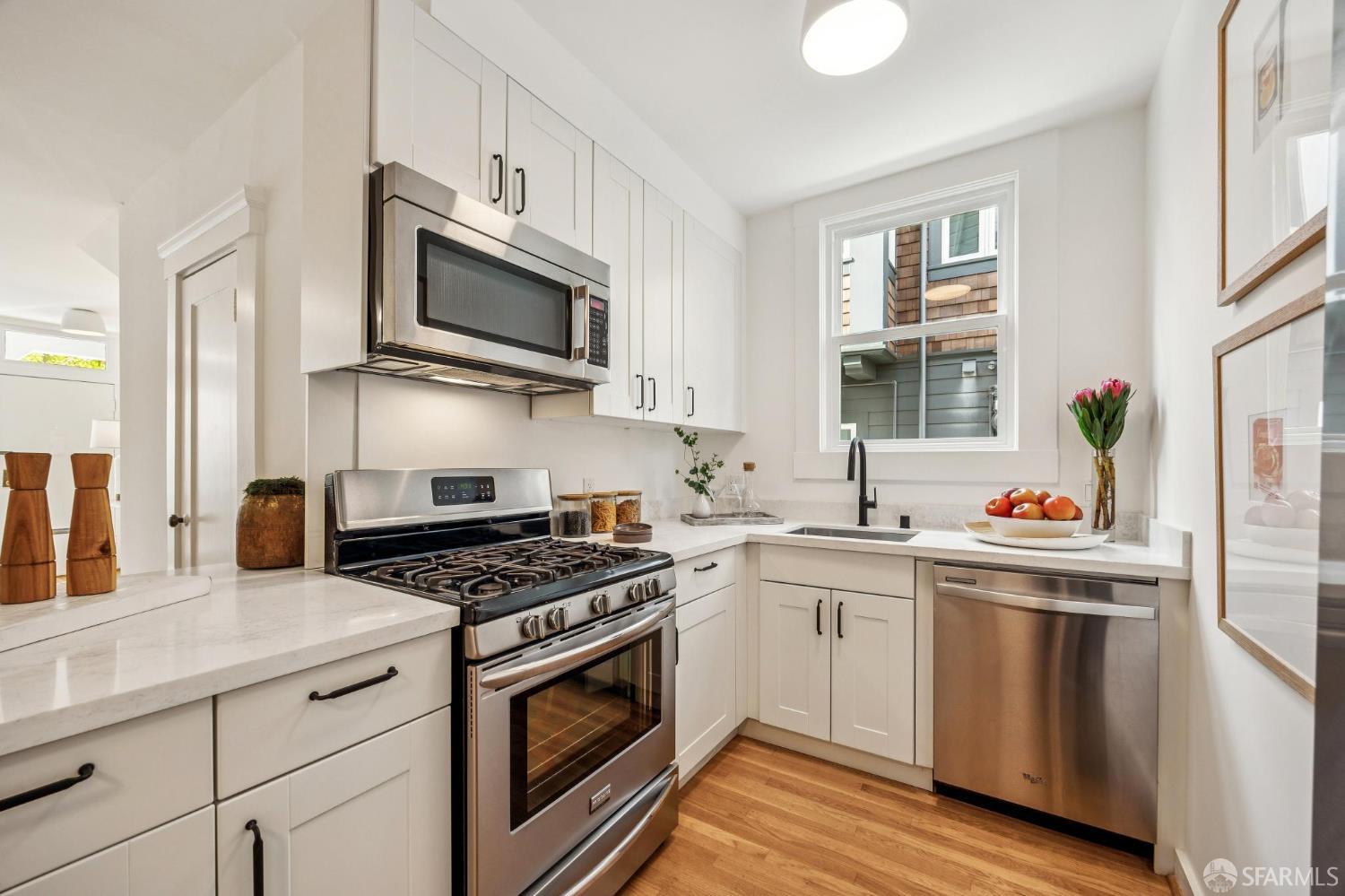 Detail Gallery Image 8 of 11 For 240 Alma St, San Francisco,  CA 94117 - 1 Beds | 1 Baths