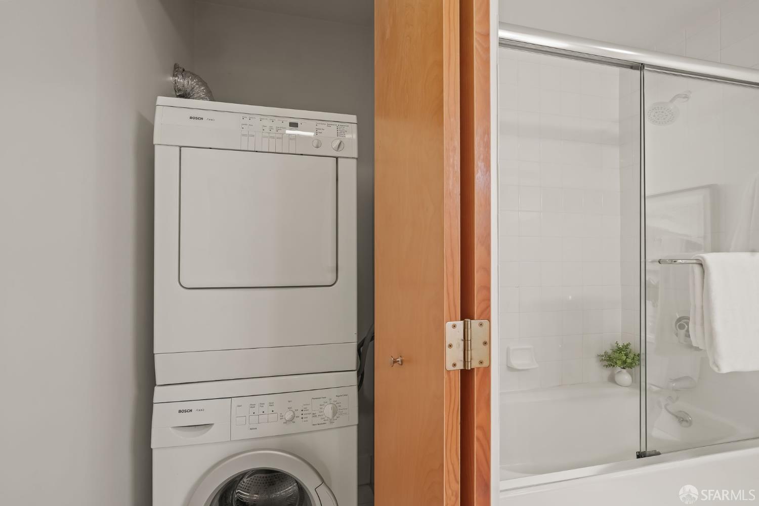 Photo #16: 426101163 Listing: Photo #16