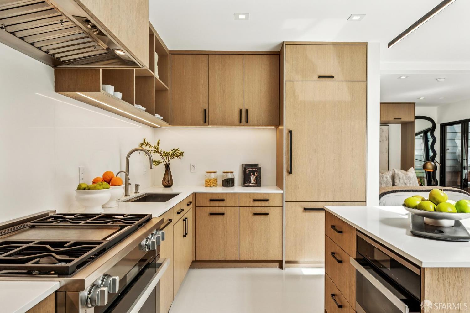 Detail Gallery Image 11 of 28 For 242 Alma St, San Francisco,  CA 94117 - 2 Beds | 2 Baths