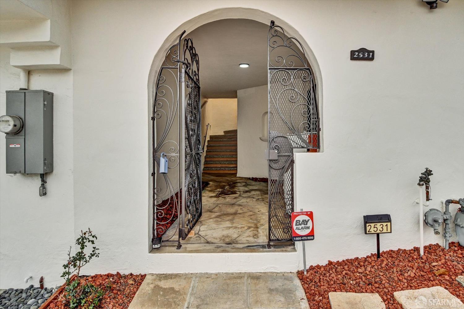 Detail Gallery Image 7 of 44 For 2531 30th Ave, San Francisco,  CA 94116 - 3 Beds | 2 Baths