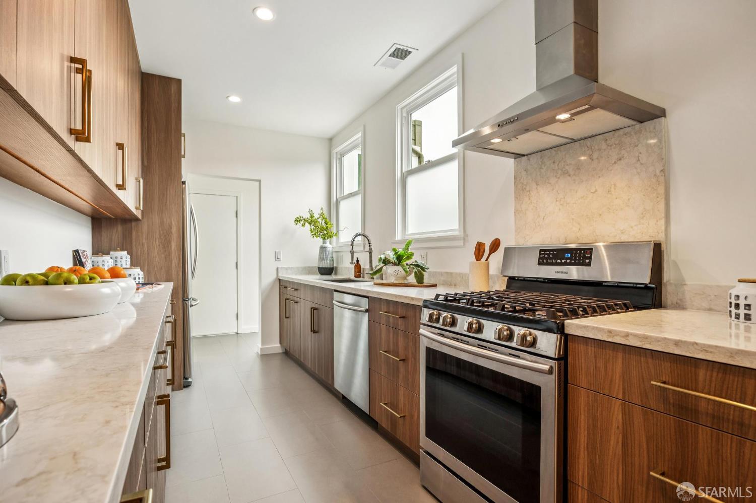 Detail Gallery Image 9 of 16 For 238 Alma St, San Francisco,  CA 94117 - 2 Beds | 1 Baths