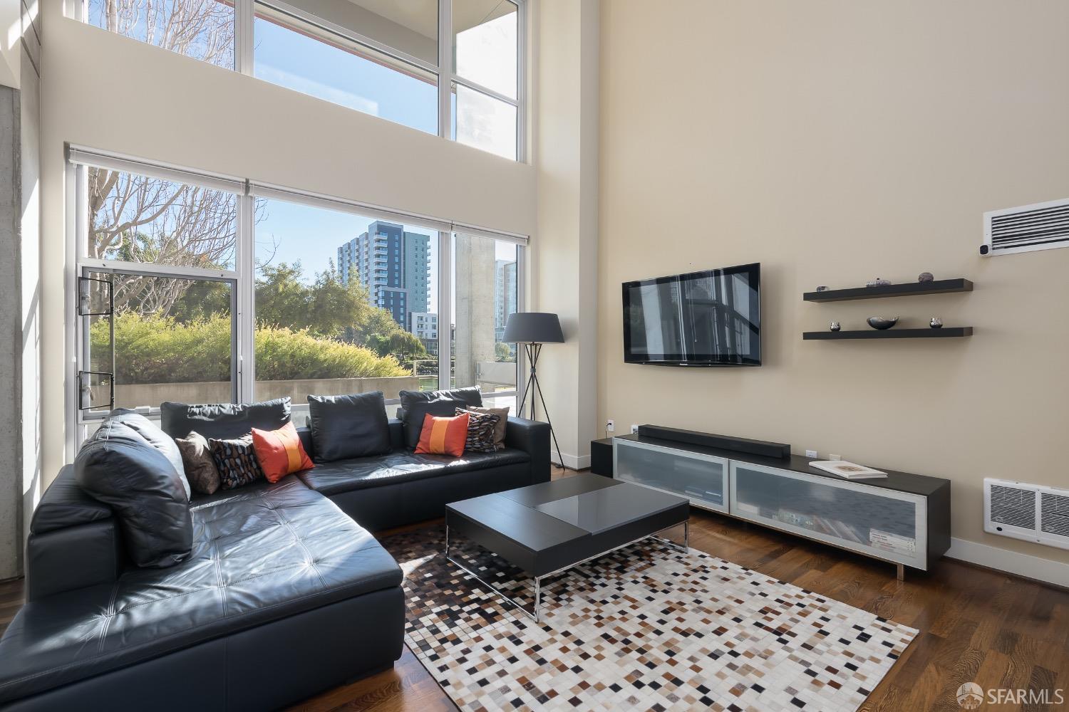 Detail Gallery Image 3 of 53 For 235 Berry St #110,  San Francisco,  CA 94158 - 3 Beds | 3 Baths