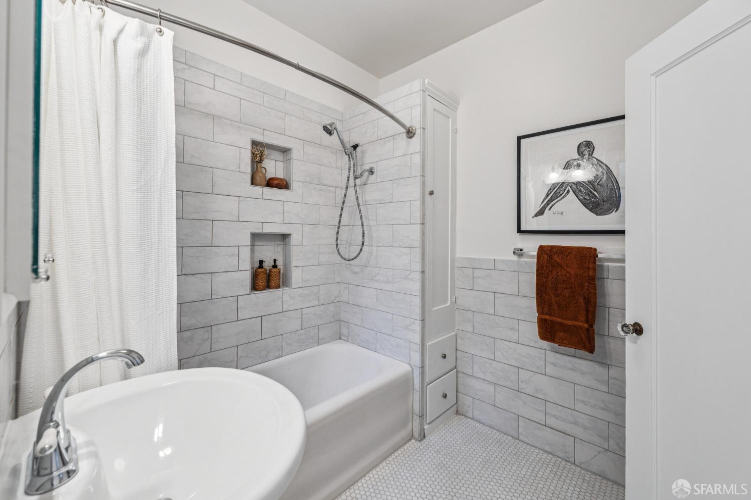 Detail Gallery Image 34 of 53 For 1257 Chestnut St #2,  San Francisco,  CA 94109 - 1 Beds | 1 Baths