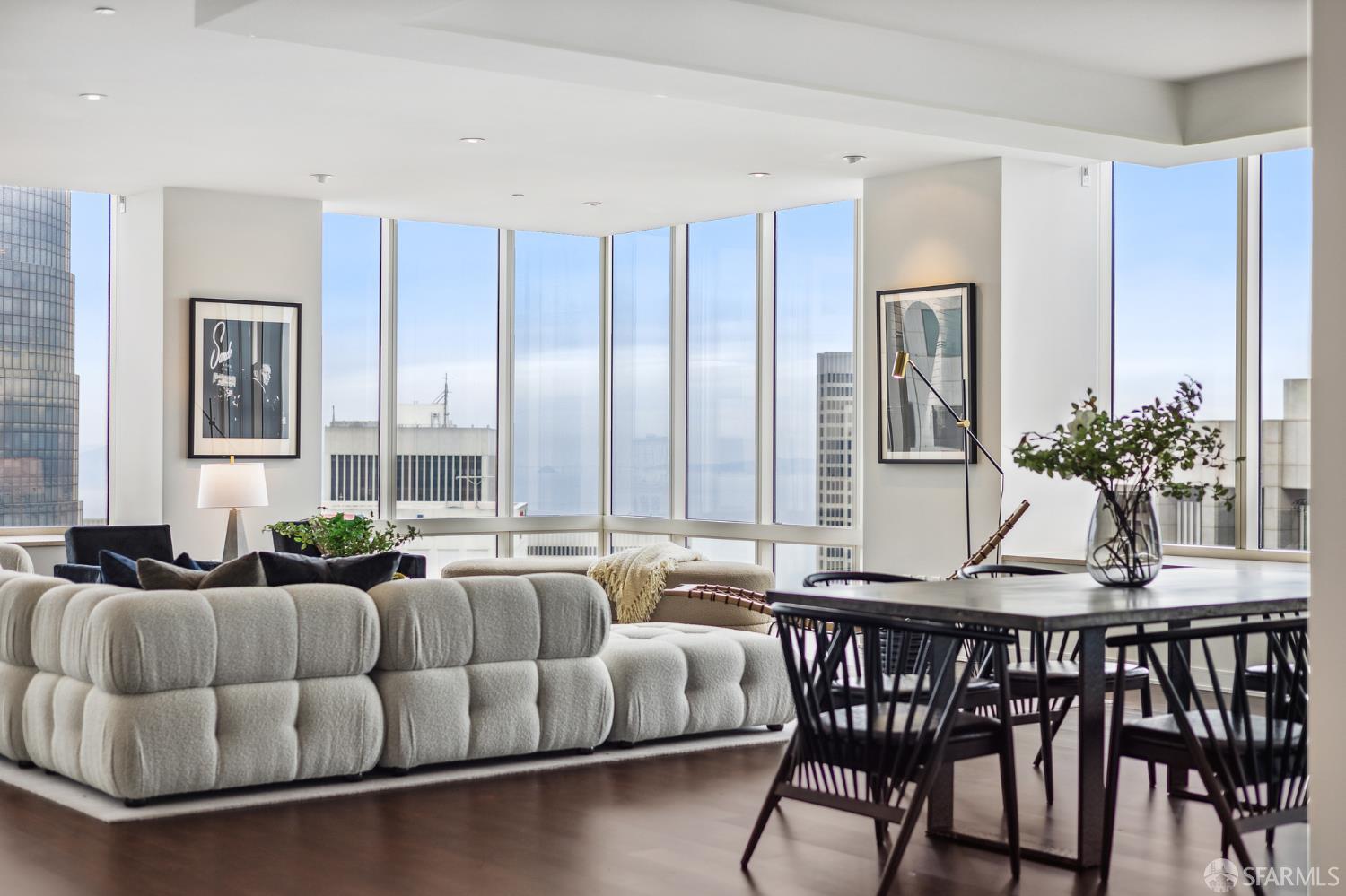 Photo #4: 426107975 Listing: Photo #4