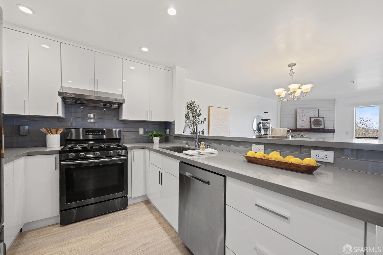 Detail Gallery Image 9 of 23 For 606 Cedar Ct, Daly City,  CA 94014 - 3 Beds | 2 Baths