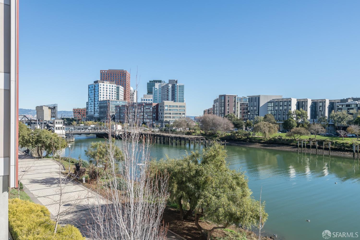 Detail Gallery Image 25 of 53 For 235 Berry St #110,  San Francisco,  CA 94158 - 3 Beds | 3 Baths